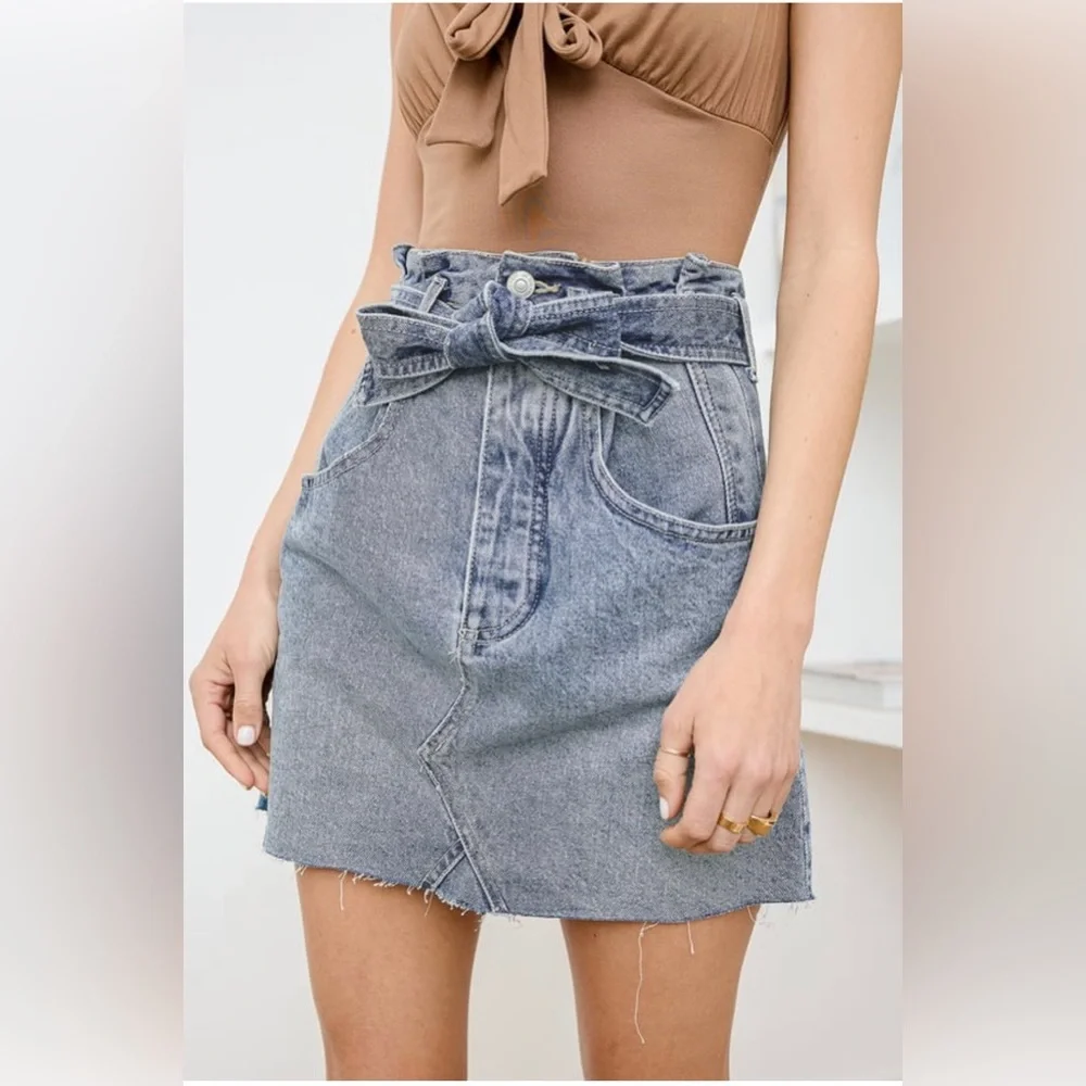 Free People East of Eden Medium Wash Denim Belted Mini Skirt - Picture 1 of 7